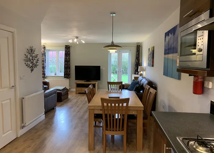 Anchors Away At The Bay Filey, Sleeps 7, 2 Dogs Welcome For Free Too
