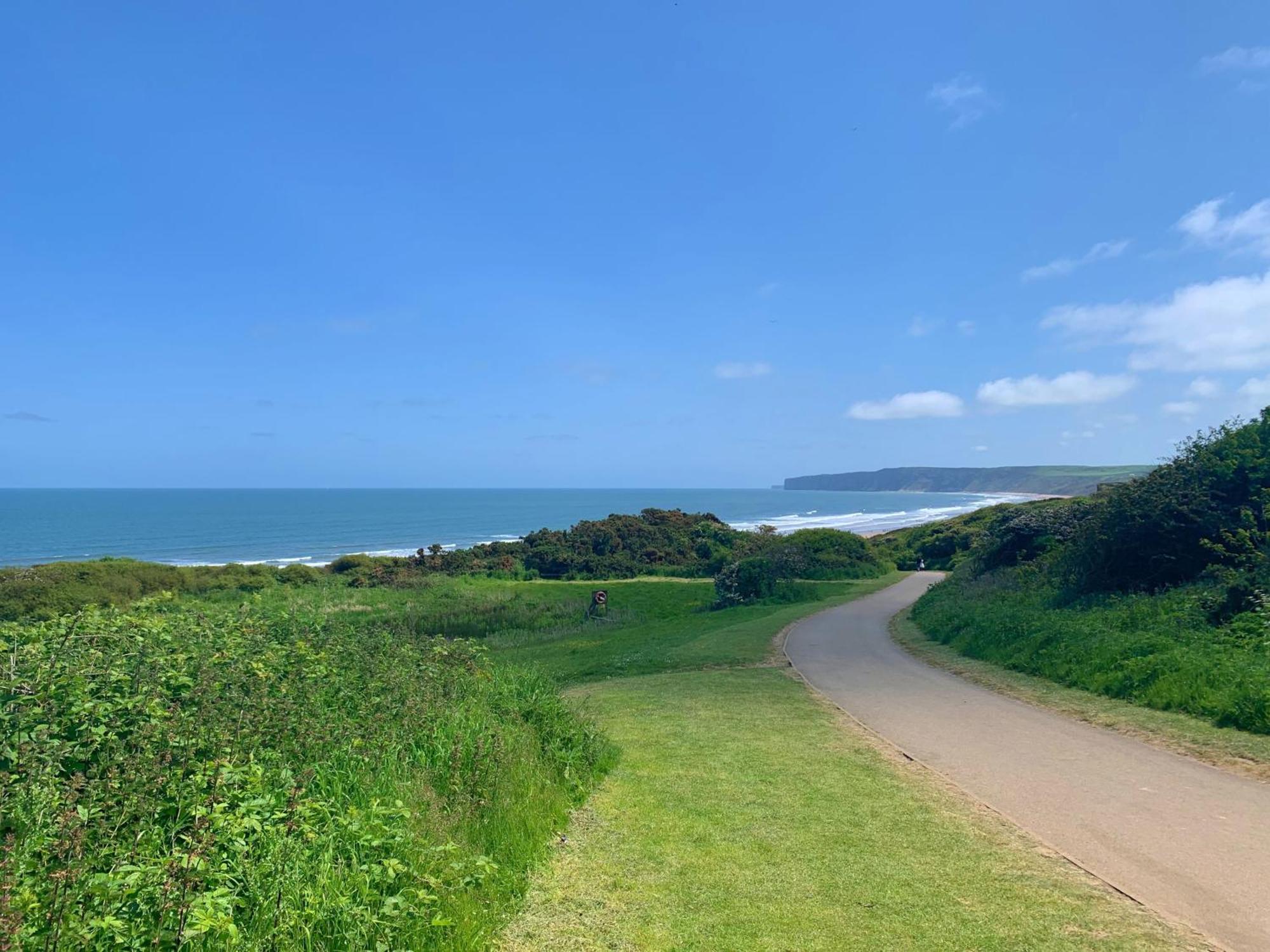 Anchors Away At The Bay Filey, Sleeps 7, 2 Dogs Welcome For Free Too *